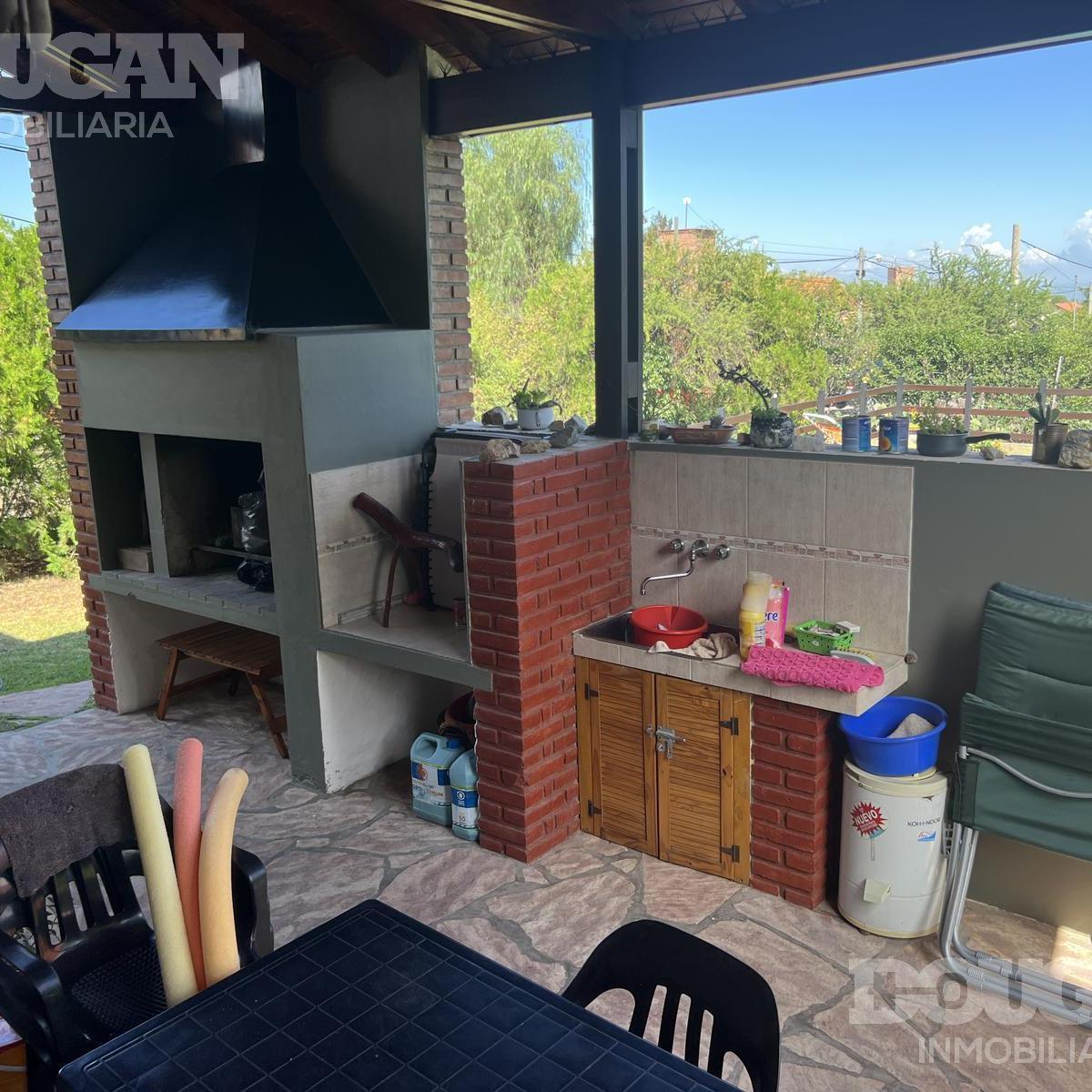 Venta - Casa con Pileta - Barrio Los Estribos 1