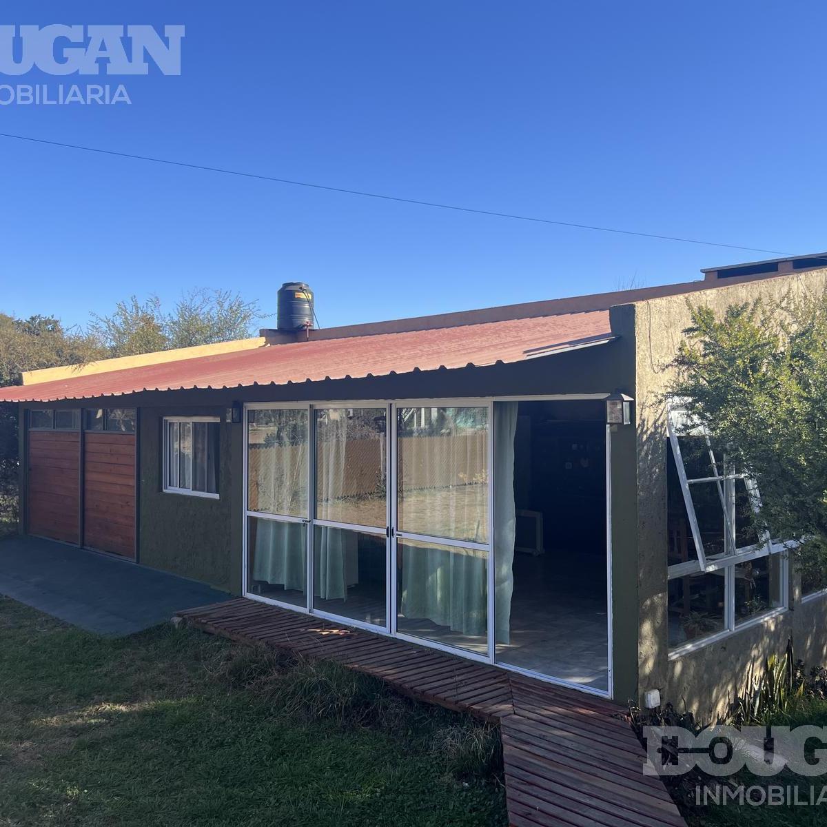 Venta - Casa Tipo Quincho con Pileta Sobre Terreno Propio 3