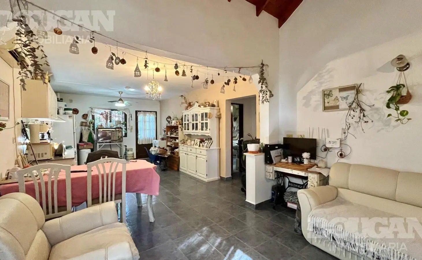 Casa con excelente ubicación - a metros del centro - Merlo San Luis 2