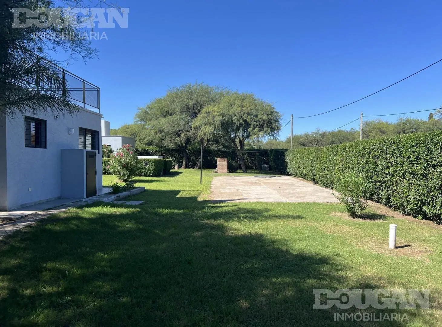 Casa con quincho y piscina - Carpintería San Luis 4