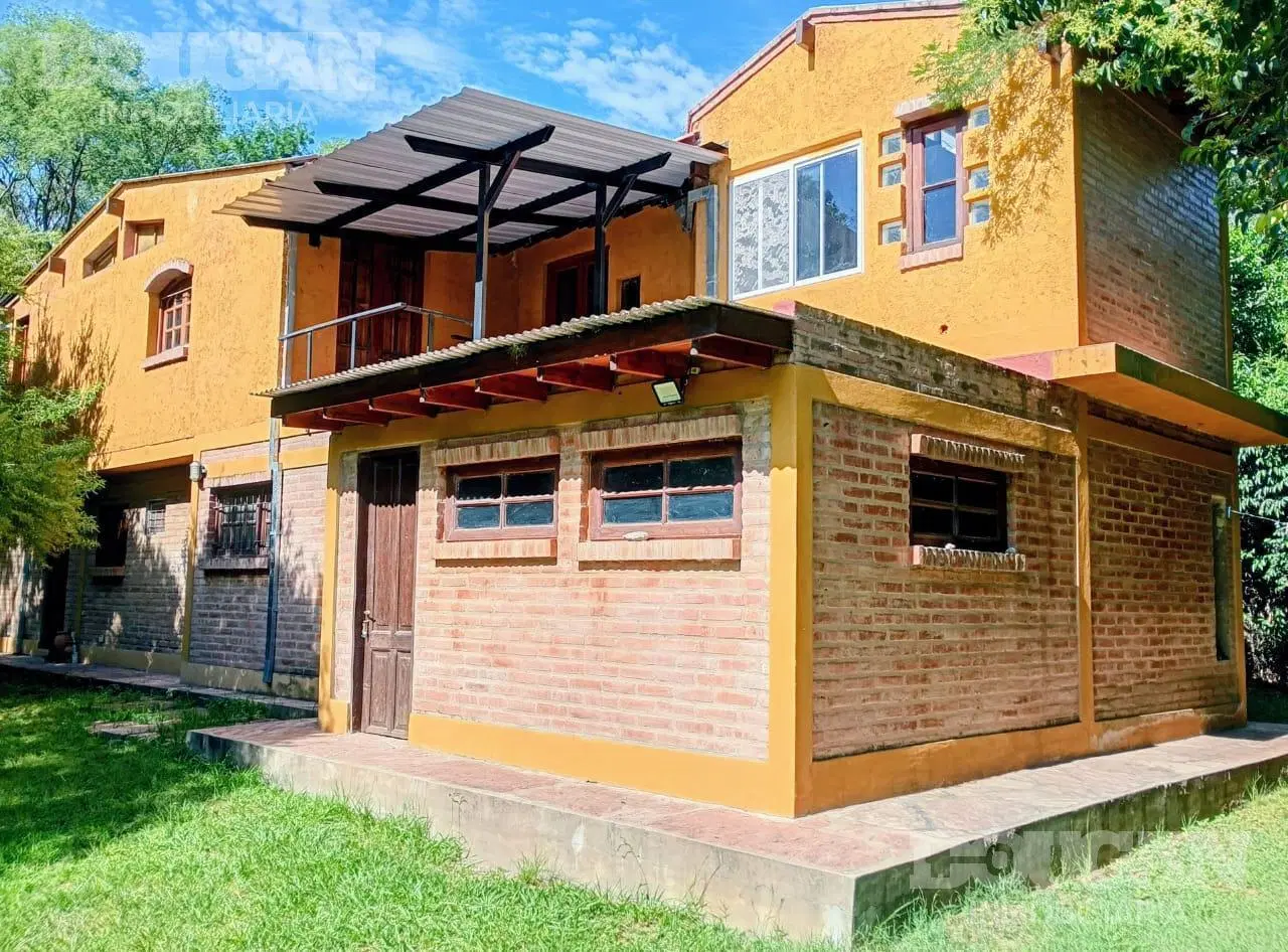 Casa Residencial de 8 Habitaciones en Piedra Blanca Arriba 2