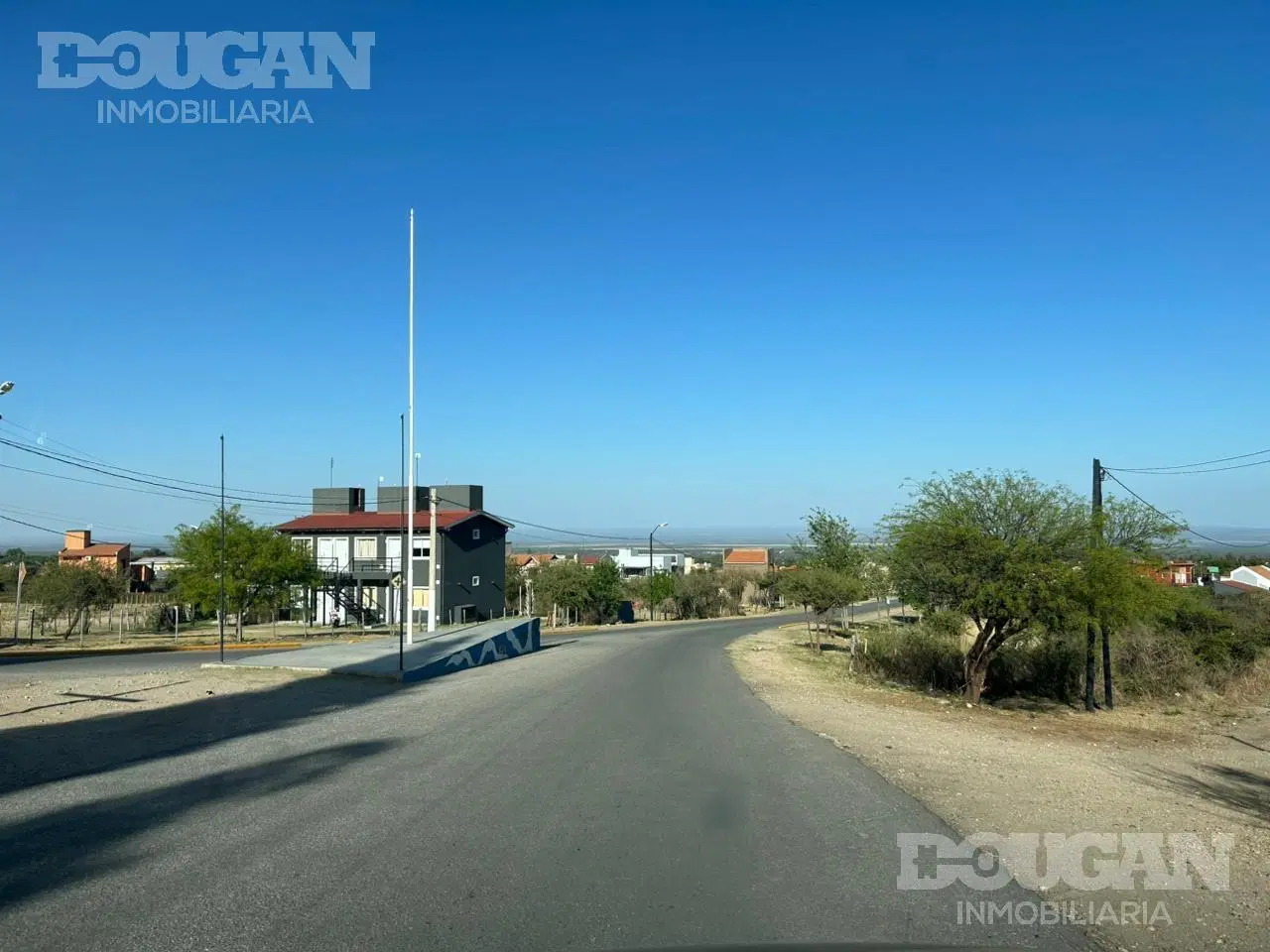 TERRENO EN VENTA - Doble Frente y Excelente Ubicación 4