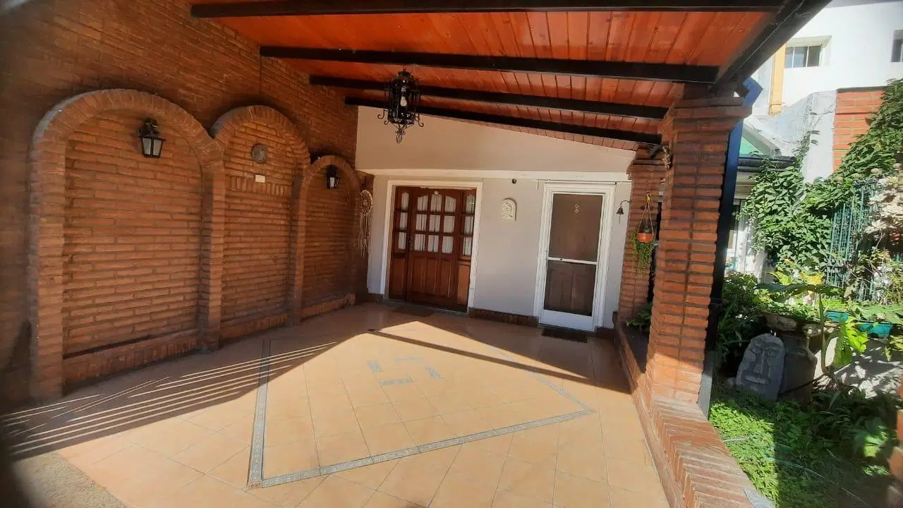 CASA EN VENTA EN PASAJE FERNANDEZ AL 4000 8