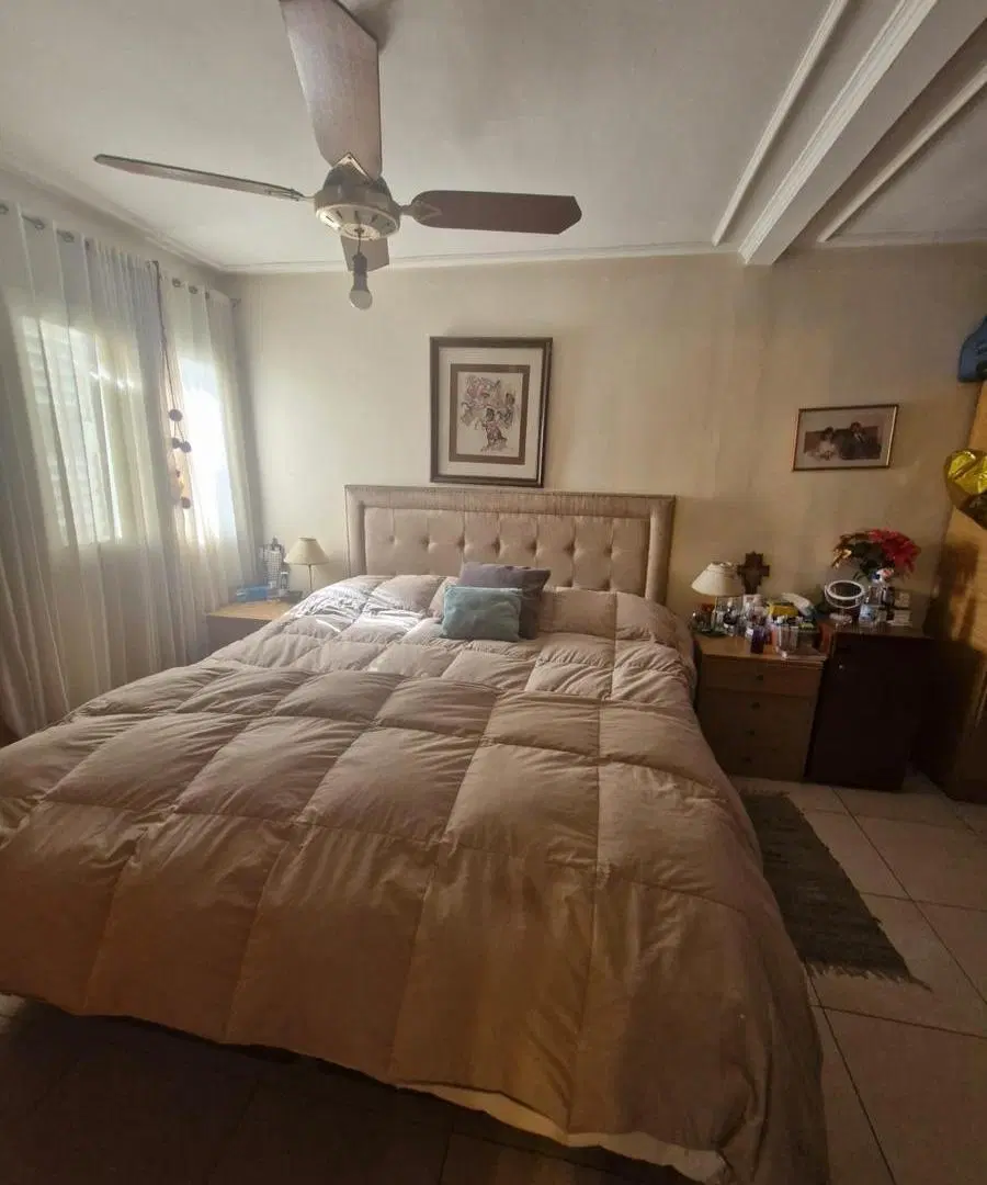 CASA EN VENTA EN PASAJE FERNANDEZ AL 4000 5