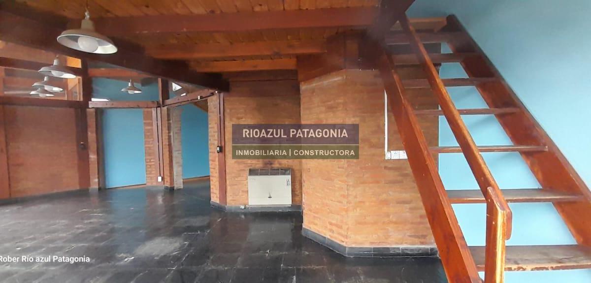 ¡Increíble Oportunidad de Inversión! Edificio Comercial en Av Sarmiento. 3 Locales, 155 m² 2