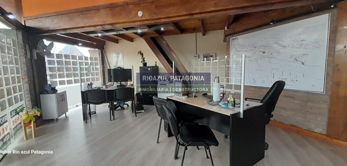 ¡Increíble Oportunidad de Inversión! Edificio Comercial en Av Sarmiento. 3 Locales, 155 m² 4