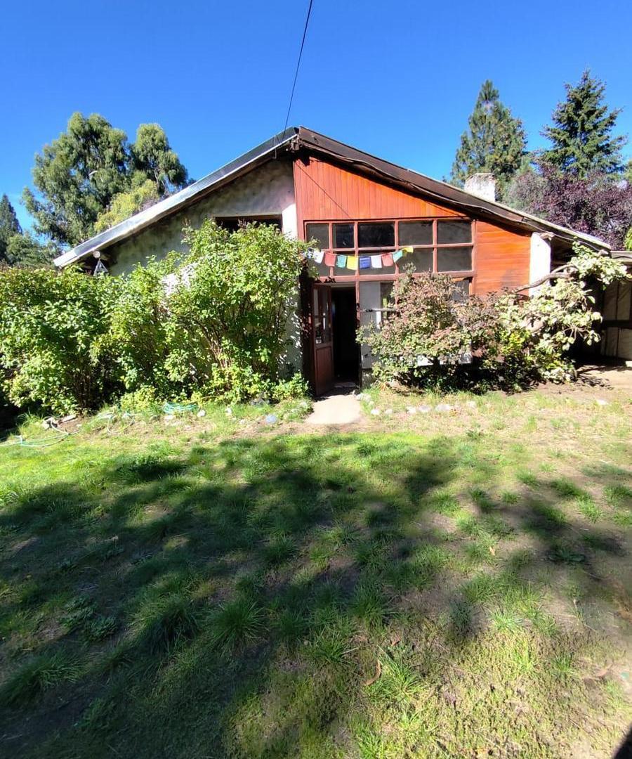 Casa de 2 dormitorios en amplio lote  de 1000 mts2, Bº Usina, El Bolsón USD 65.000