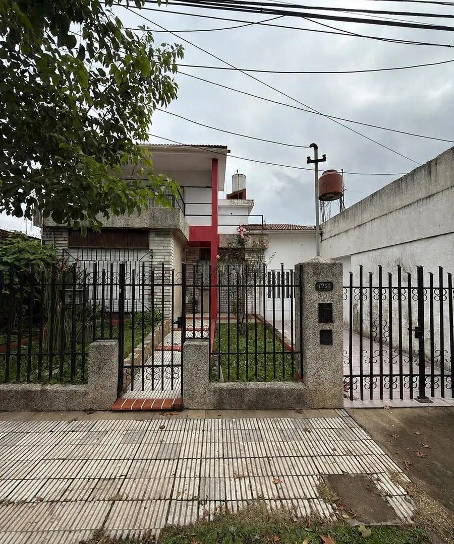 ¡Casa en Barrio Paraiso a pocas cuadras del Rio! 3