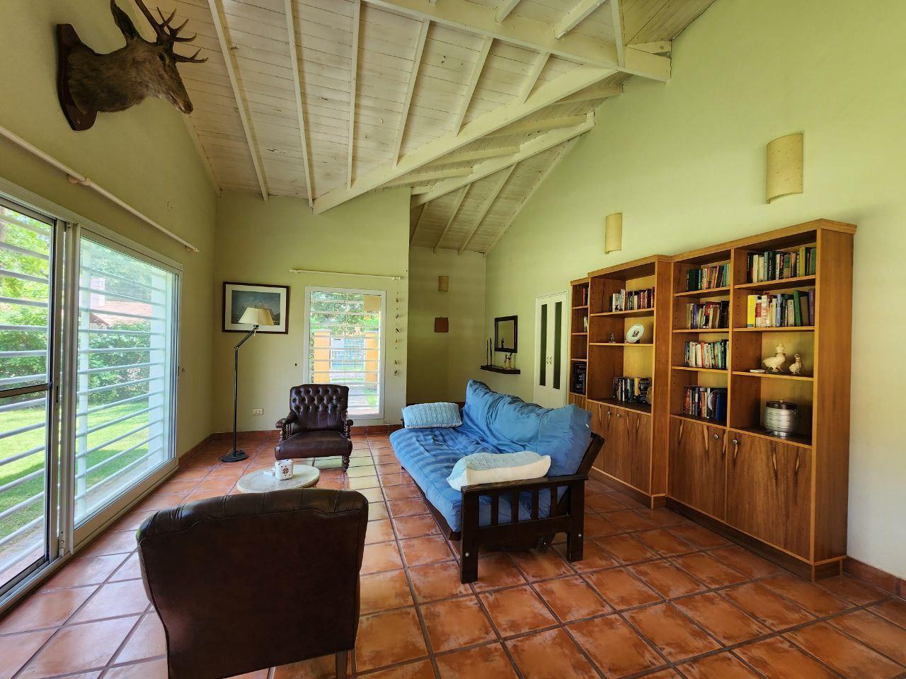 Foto de Casa en venta a reciclar en Robles del Monarca, Pilar., imagen 5