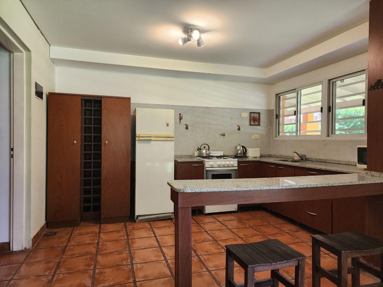 Foto de Casa en venta a reciclar en Robles del Monarca, Pilar., imagen 2
