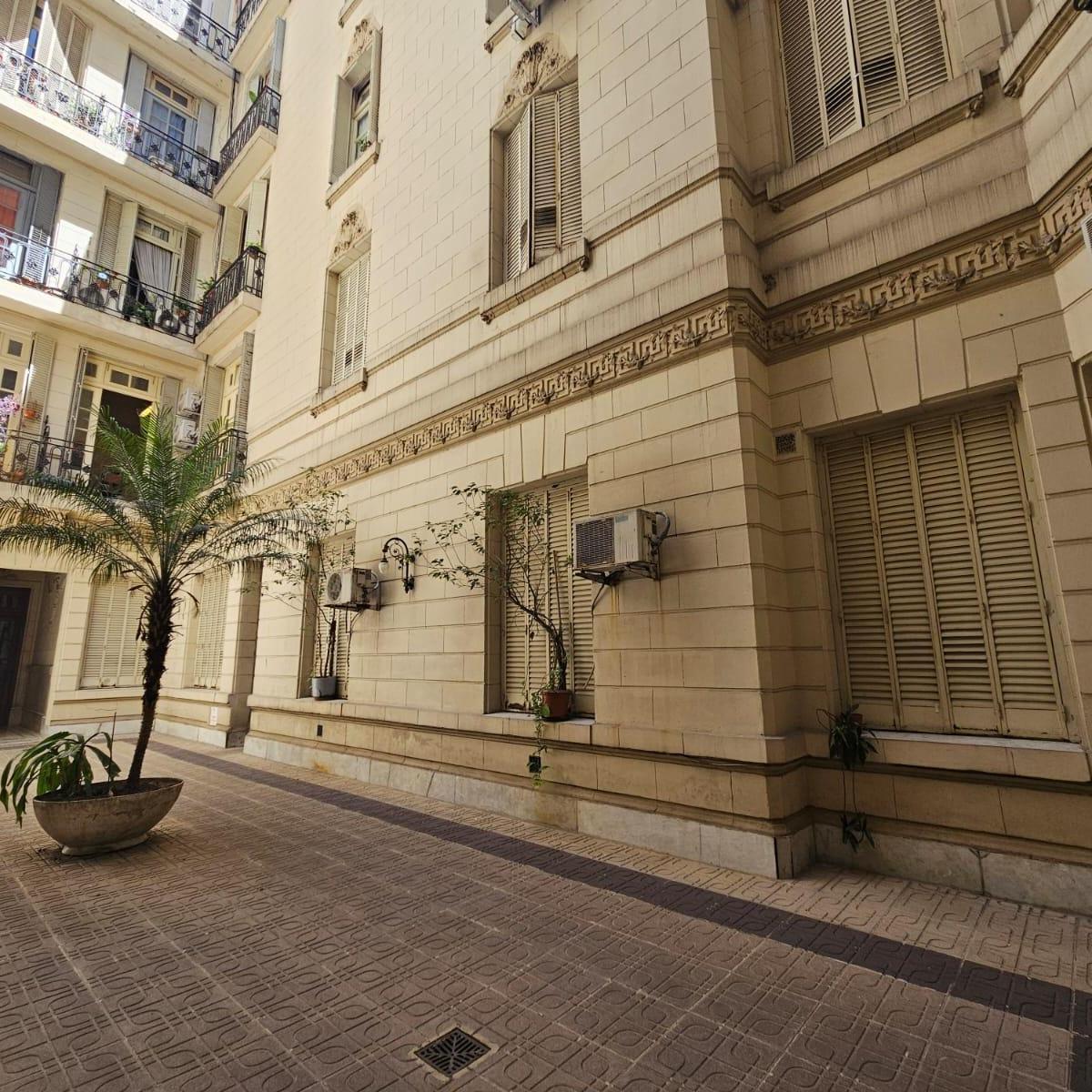 Excelente Departamento de 6 Ambientes en La Calle Bulnes, Caba 2