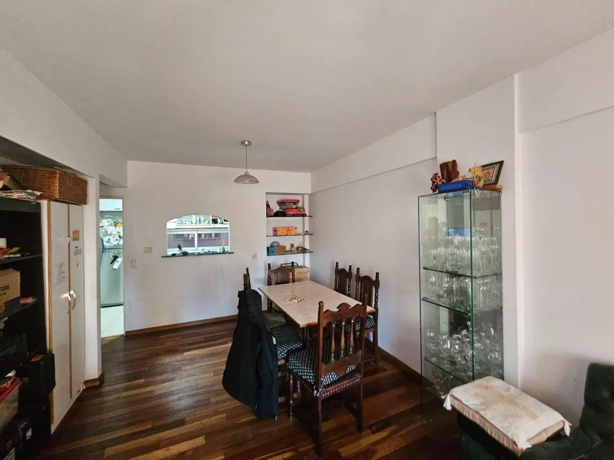 Muy buen semipiso de 3 ambientes con cochera en Caballito- edificio con piscina 2