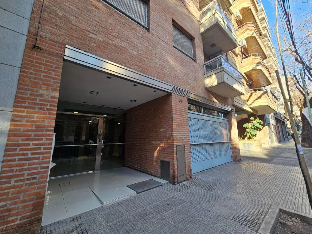 Muy buen semipiso de 3 ambientes con cochera en Caballito- edificio con piscina 5