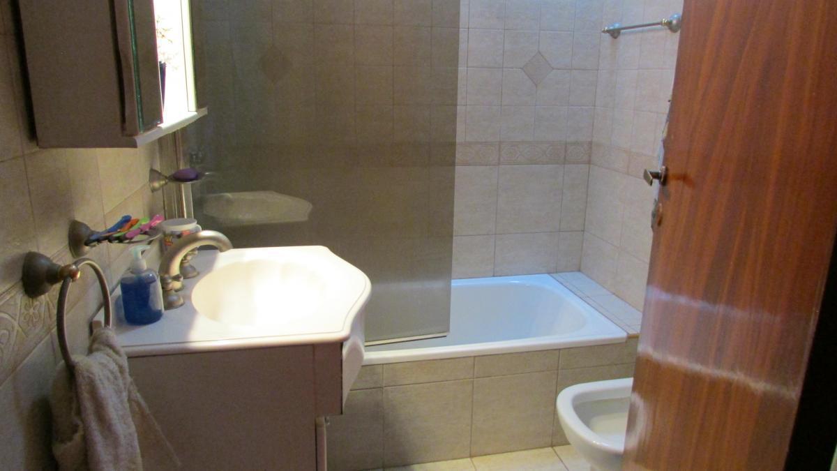 Casa con Departamento en Venta en Moron Sur