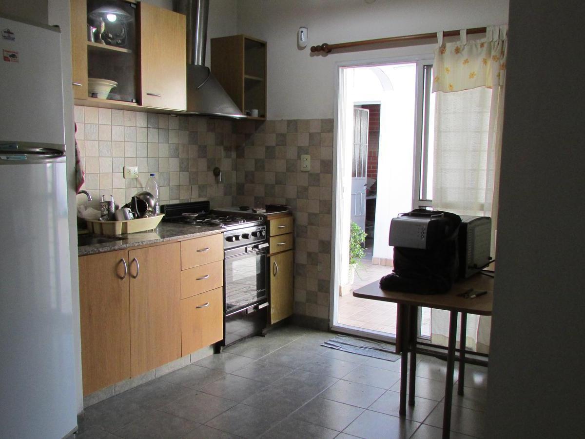 Foto de Casa en venta de 4 ambientes con Cochera, imagen 2
