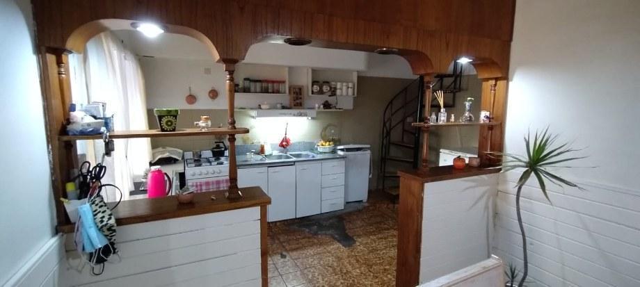 Venta de Casa de 4 ambientes más Departamento de 2 ambientes en Rafael Castillo