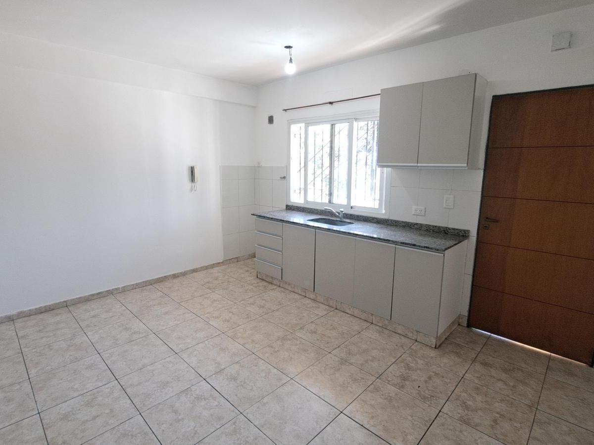 Foto de Departamento en Venta de 2 ambientes en Bernal, imagen 4