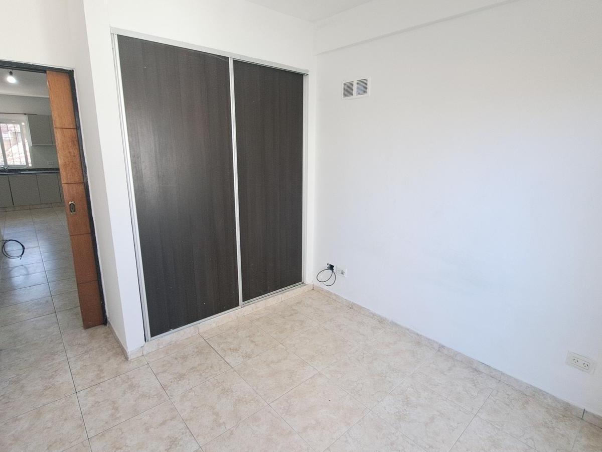 Departamento en Venta de 2 ambientes en Bernal