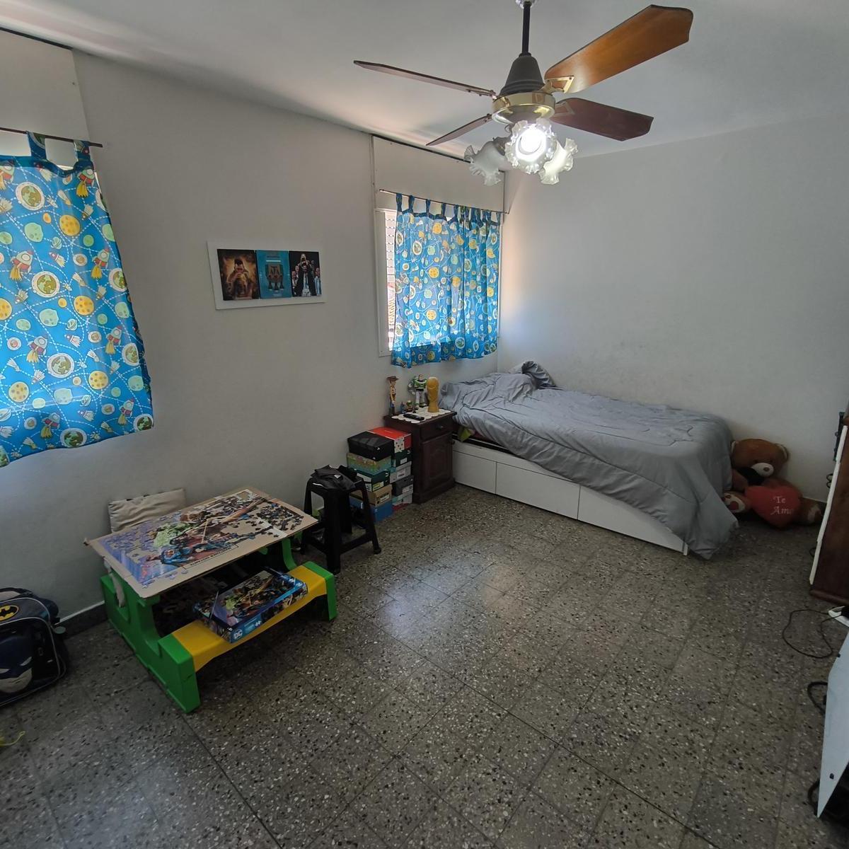 Foto de PH de 3 ambientes con patio en Lomas del Mirador, imagen 4