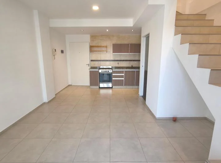 Departamento en Alquiler de 2 ambientes Tipo Duplex con Cochera 3