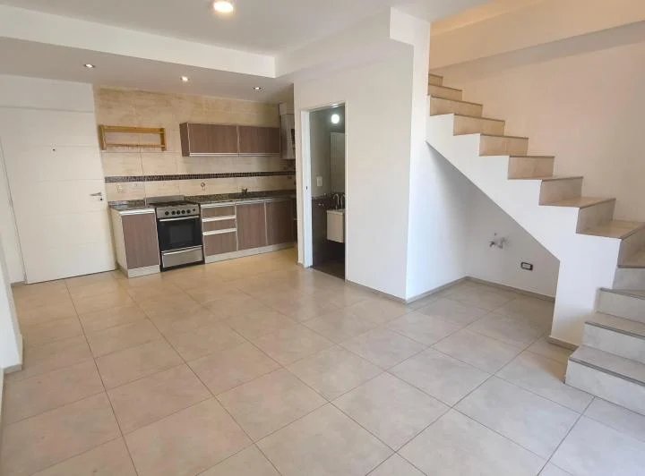 Departamento en Alquiler de 2 ambientes Tipo Duplex con Cochera 1