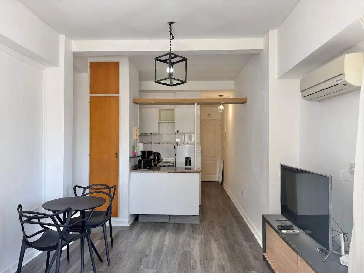 Monoambiente con balcón y vista abierta en Palermo 2