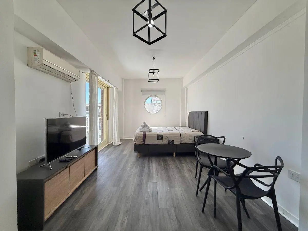 Monoambiente con balcón y vista abierta en Palermo 1
