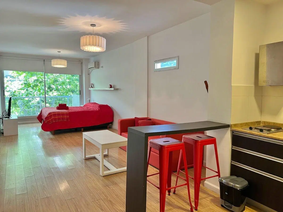 Excelente monoambiente con balcón, cochera cubierta y amenities 5