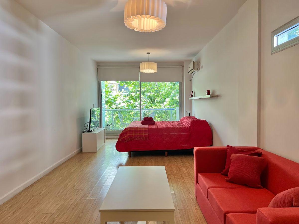 Excelente monoambiente con balcón, cochera cubierta y amenities