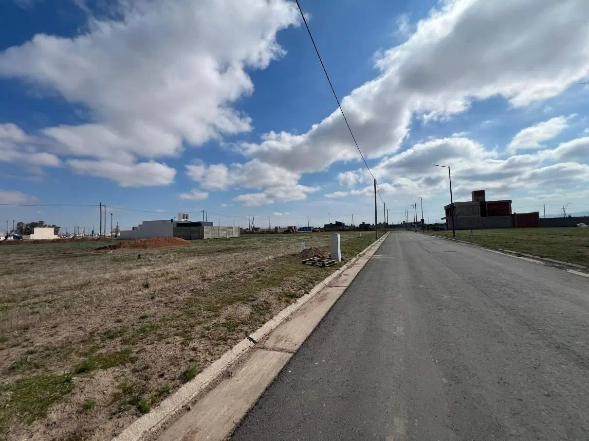 CUESTAS DE MANTANTIALES LOTE CENTRAL EN VENTA 3