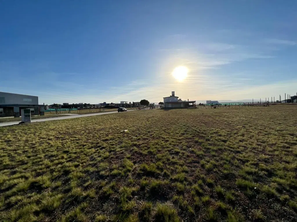 PUERTO DEL AGUILA LOTE EN VENTA CERCA DEL LAGO 4