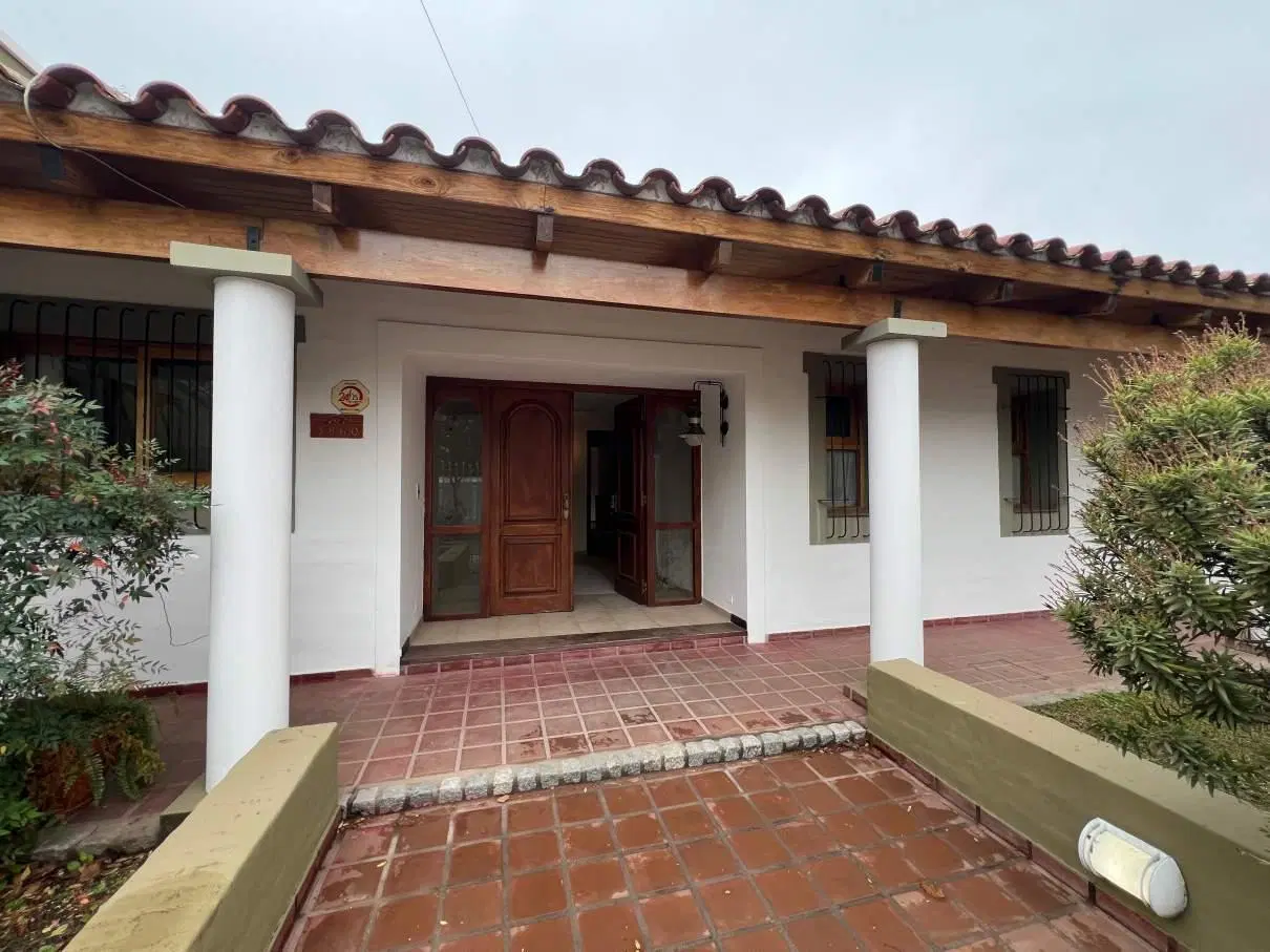 CASA EN ALQUILER CERRO DE LAS ROSAS 2