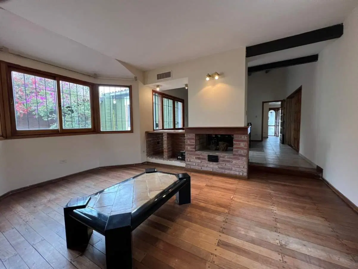 CASA EN ALQUILER CERRO DE LAS ROSAS 3