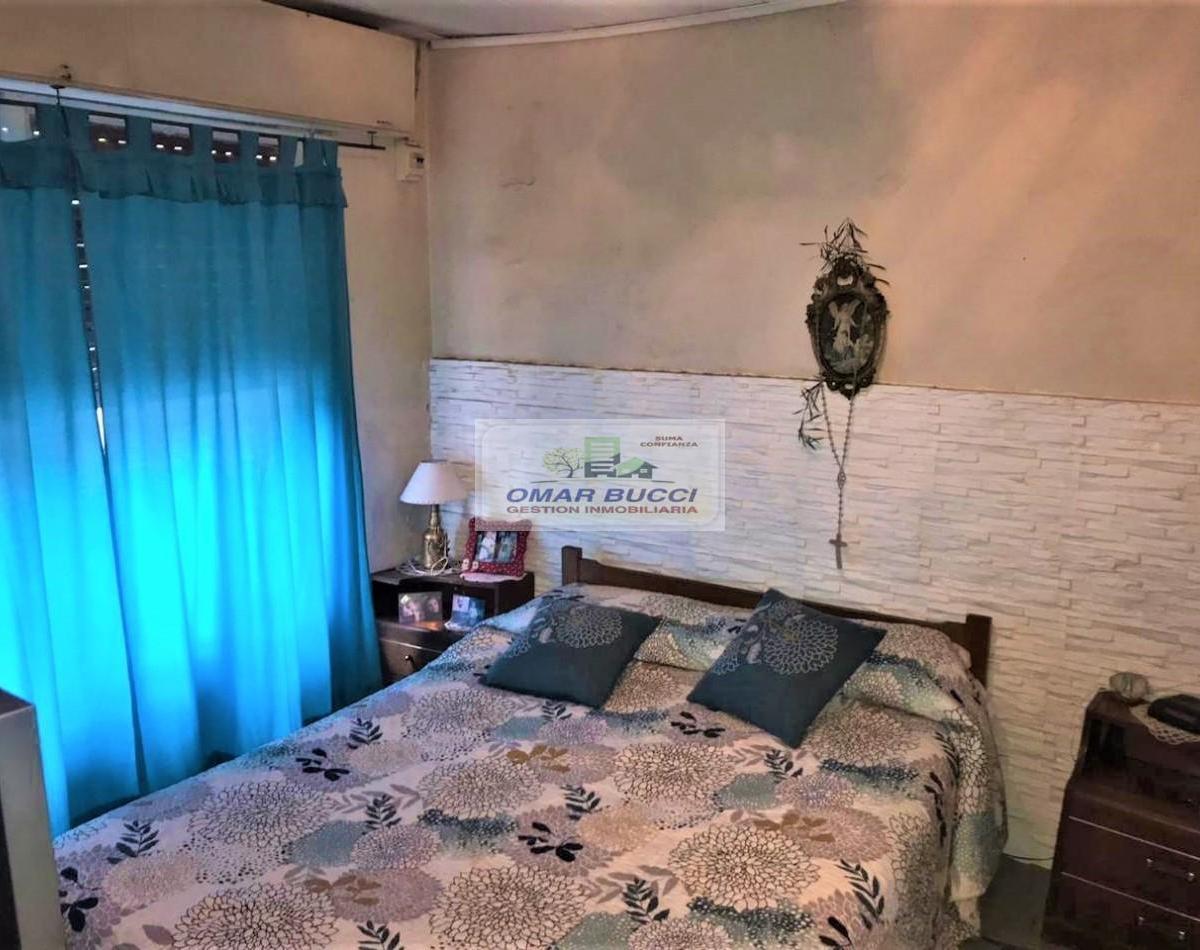 Casa en Venta Son Dos Ufs Juntas en Isidro Casanova Retasada 3
