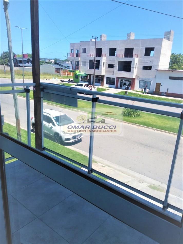 Departamento de Dos y 1/2 Ambientes en Miramar Vende, Financia! 3