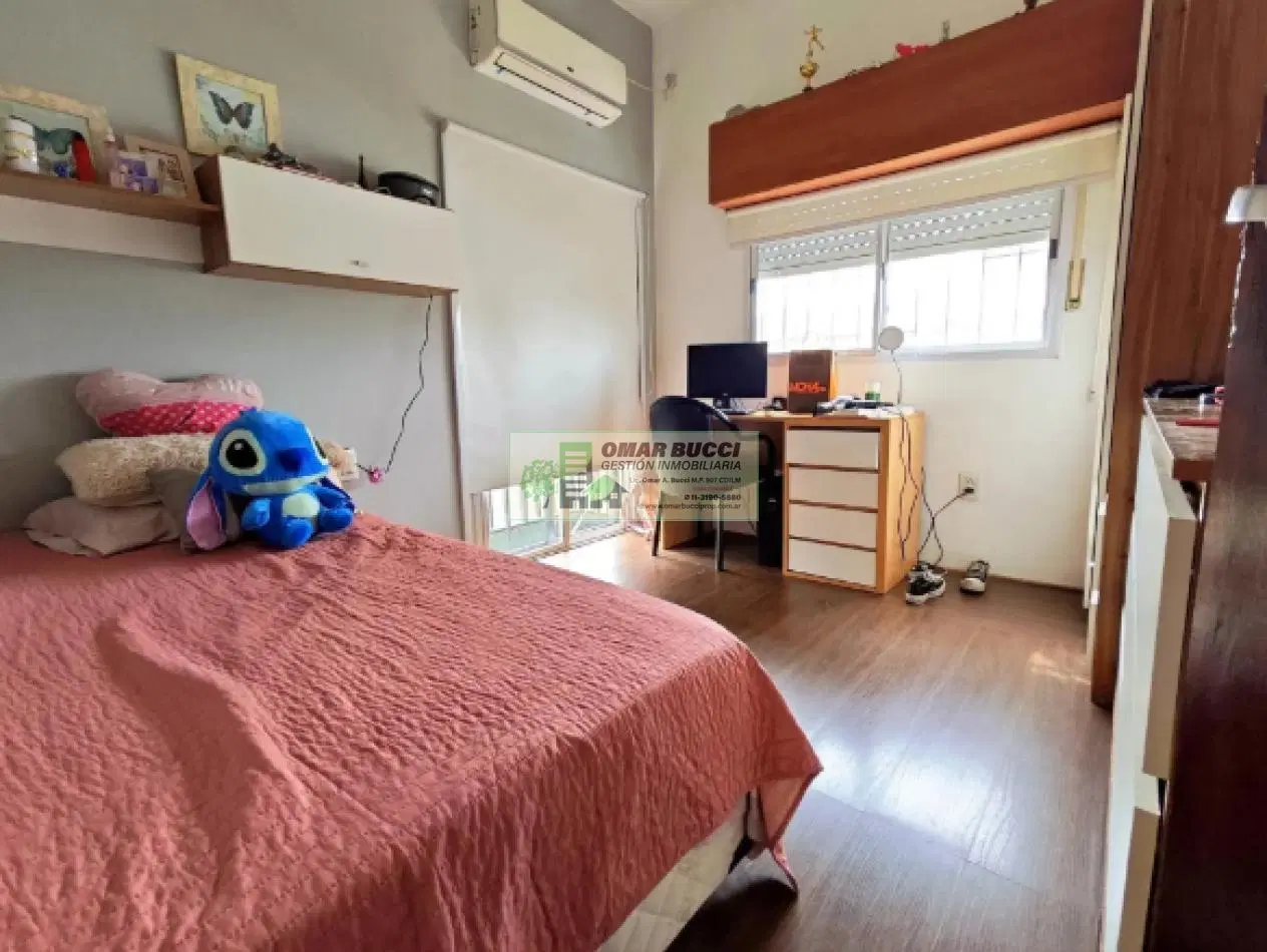 CASA EN VENTA EN PH DE 10 M DE FRENTE CON COCHERA PARA 3 AUTOS ACEPTA PERMUTA 5