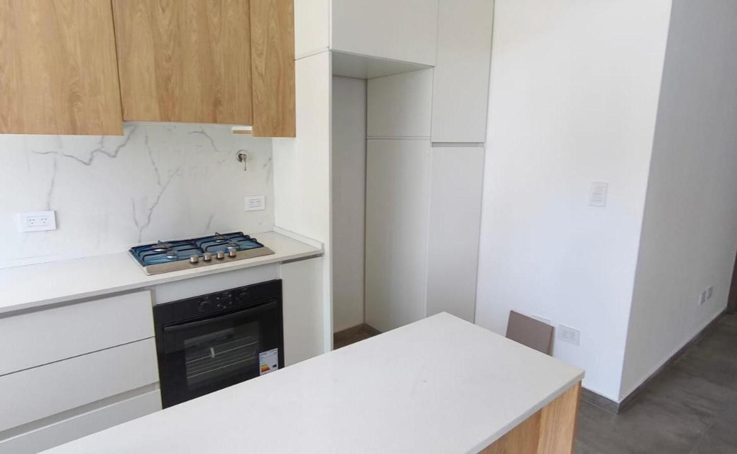 Foto de VENTA SEMIPISO 3 AMBIENTES A ESTRENAR DOBLE BALCON, imagen 5