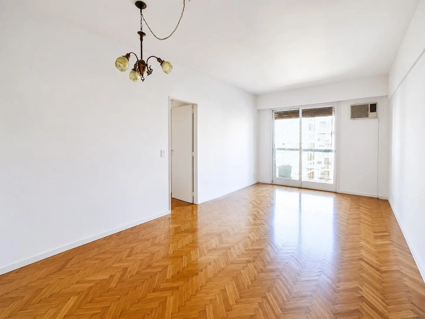 DEPARTAMENTO ALQUILER 3AMB +BALCÓN +COCHERA +DEPENDENCIA 5