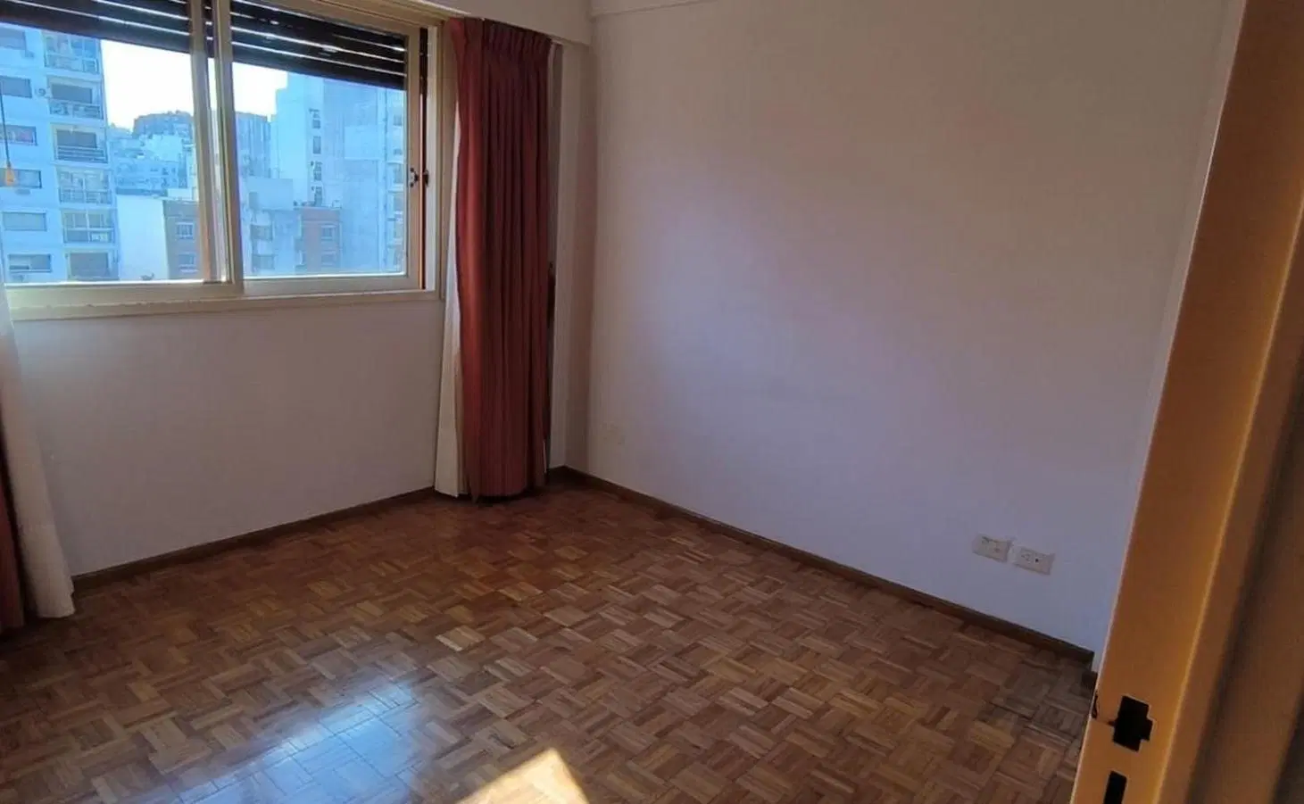 ALQUIER DEPARTAMENTO 2 AMBIENTES CON BALCÓN Y COCHERA 1
