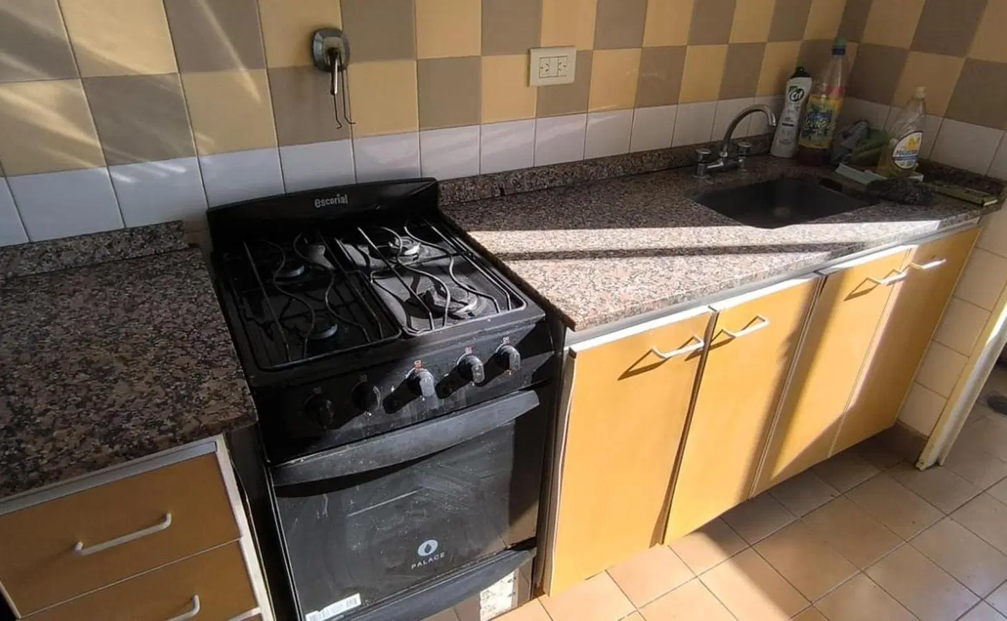 ALQUIER DEPARTAMENTO 2 AMBIENTES CON BALCÓN Y COCHERA 3