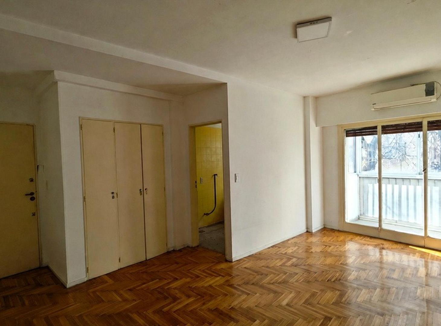 Foto de VENTA 2 AMBIENTES +BALCÓN s/CASTRO, +SOL +BAULERA EN BOEDO, imagen 1
