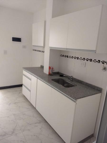 Foto de Departamento 3 Dormitorios al frente con Balcón y Cochera, imagen 2