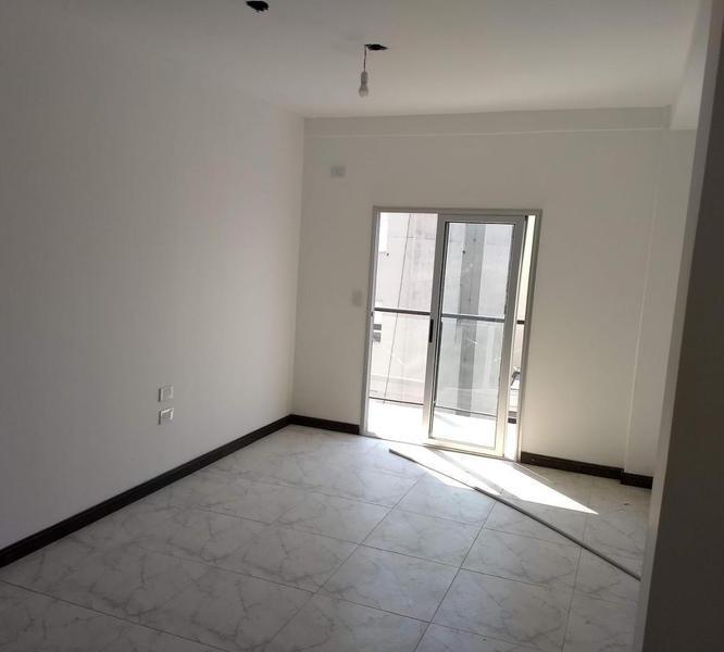 Foto de Departamento 3 Dormitorios al frente con Balcón y Cochera, imagen 3