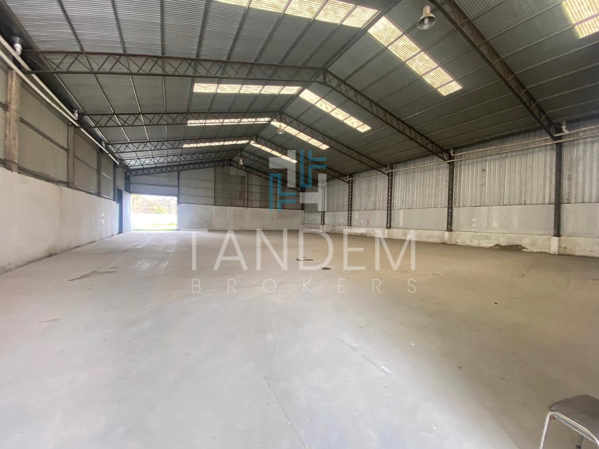Galpón de 900 m² Planta Libre con Gran Playon Sobre Av Peron a m del Ramal Escobar 5