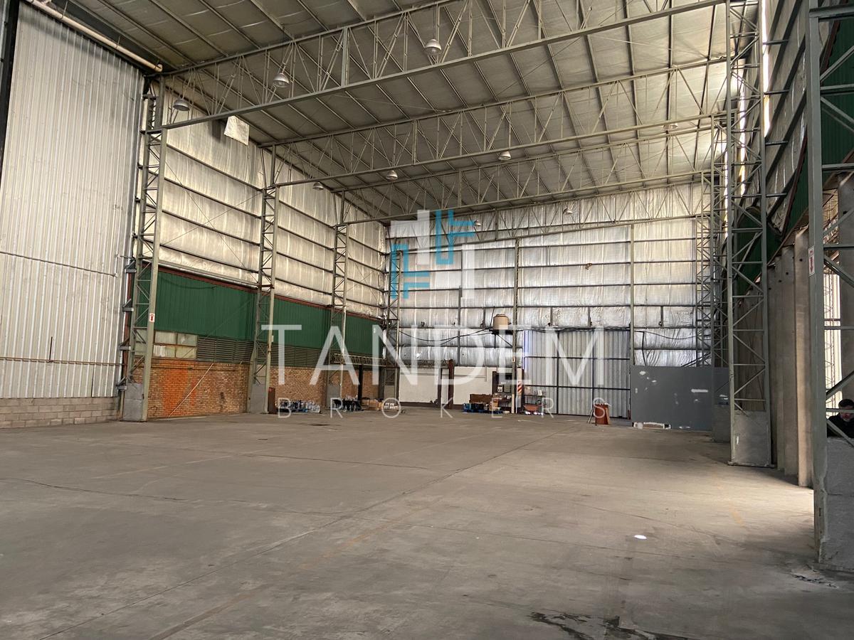 Galpón de 800 m² Cubiertos en Predio Cerrado en Zona Ind. Garín a m de Panamericana 5