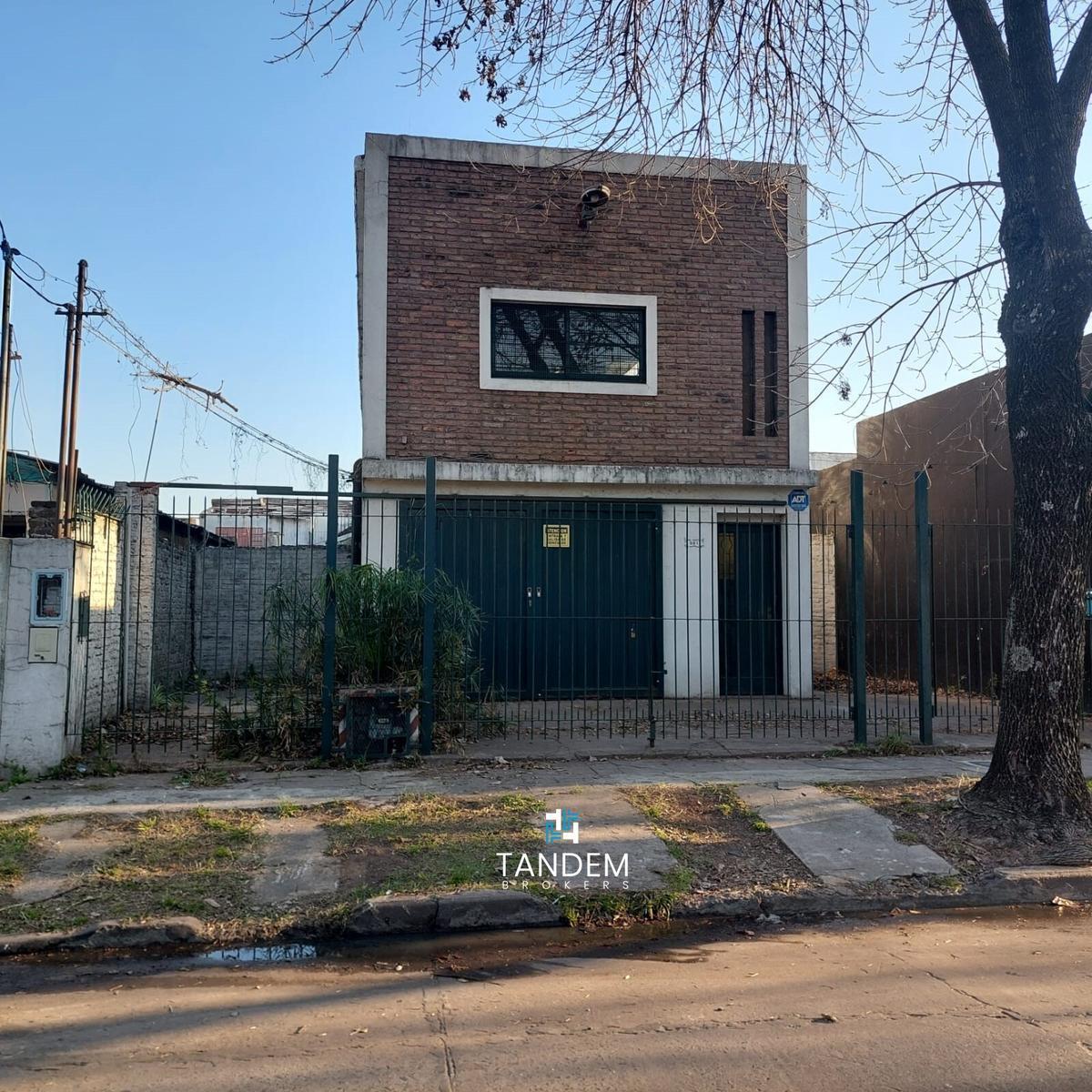 Excelente Galpón de 160 m² en Boulogne 3