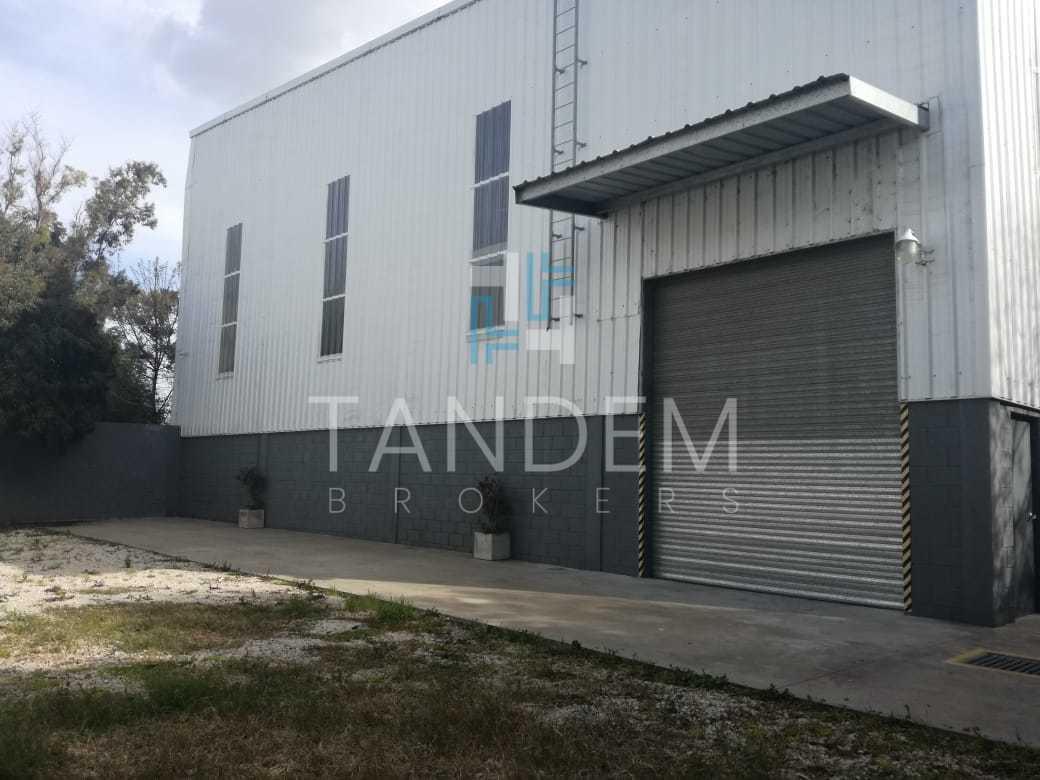 Alquiler Excelente Galpón - Imagen Comercial y 700 m² de Oficinas Zona Industrial de Pacheco 2