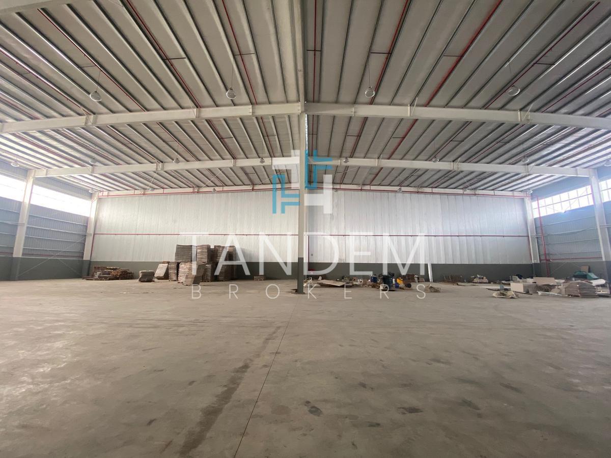 Nave Industrial en Predio Cerrado con Seguridad 24hs Próxima a Panamericana en Garín 5