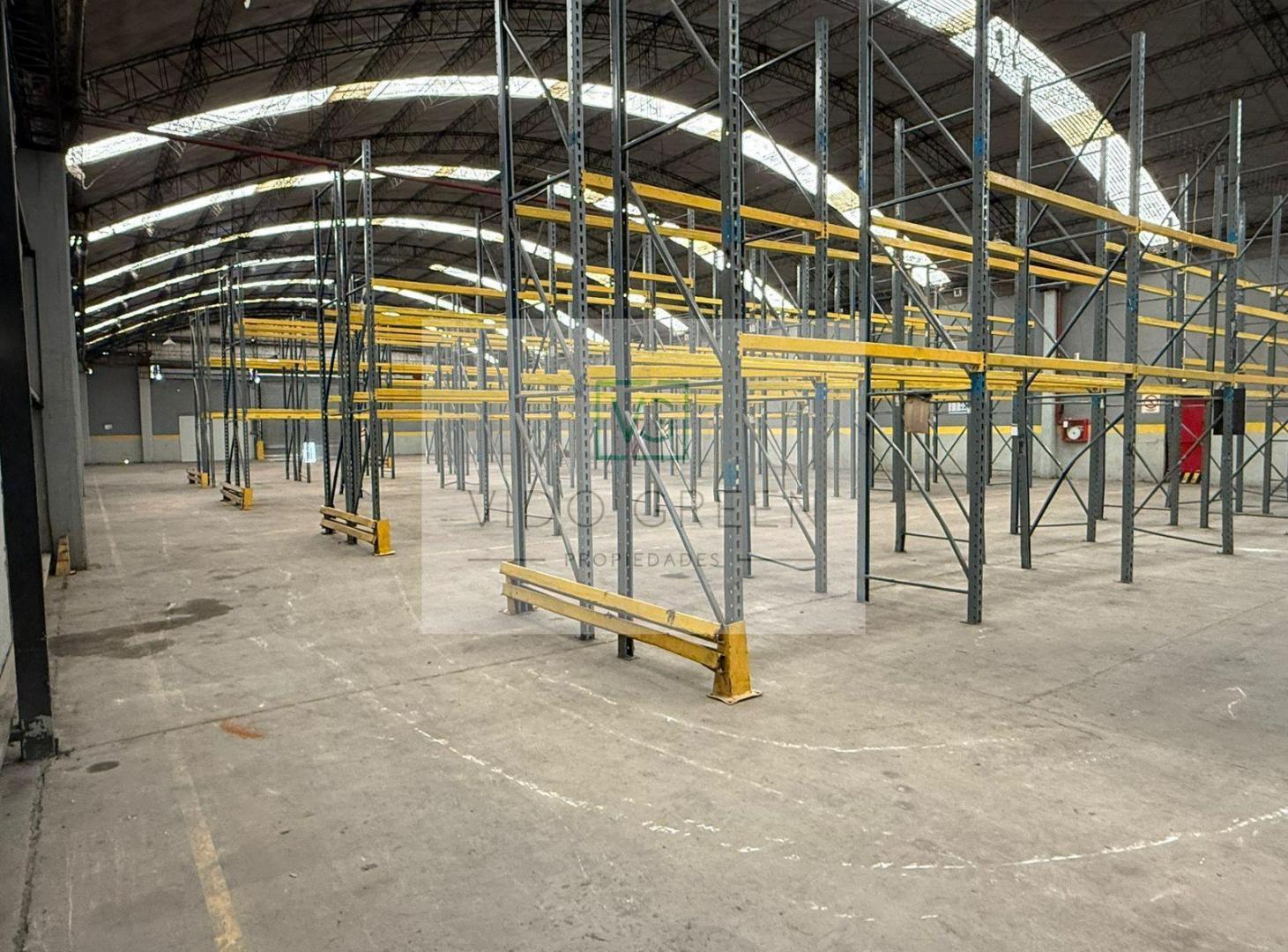 Foto de Galpón de 1500 m2 cubiertos con racks en predio a mts de Panamericana, imagen 3