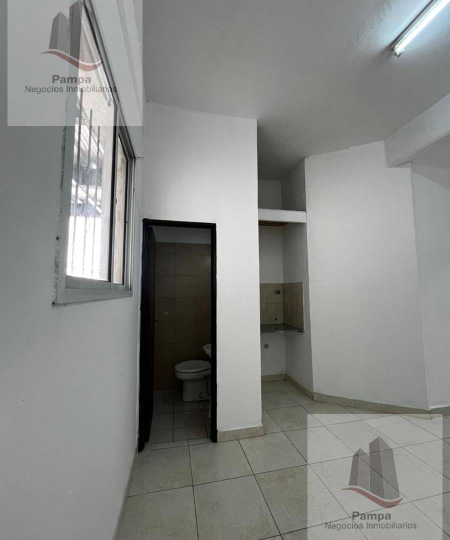 Foto de Local comercial - Alquiler, imagen 2